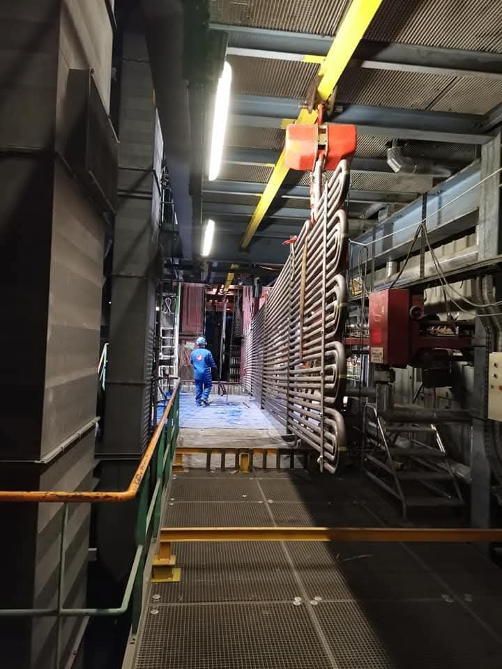 Manutention d'un faisceau de tubes au pont roulant
