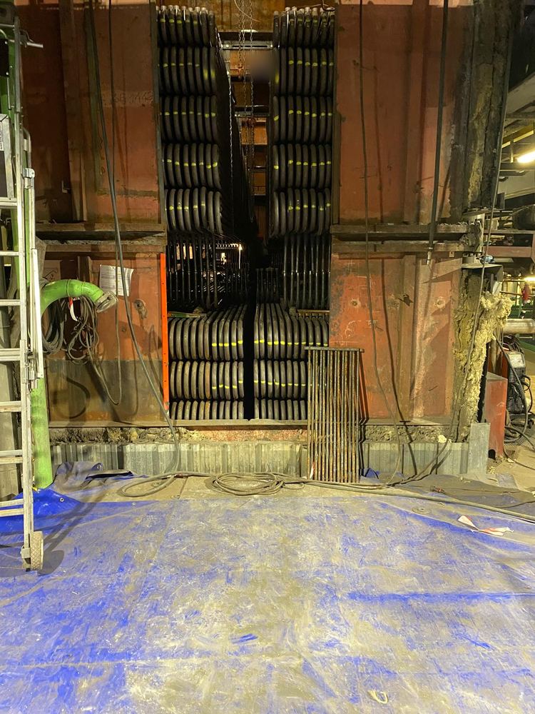 Faisceaux de serpentins en place dans la chaudière