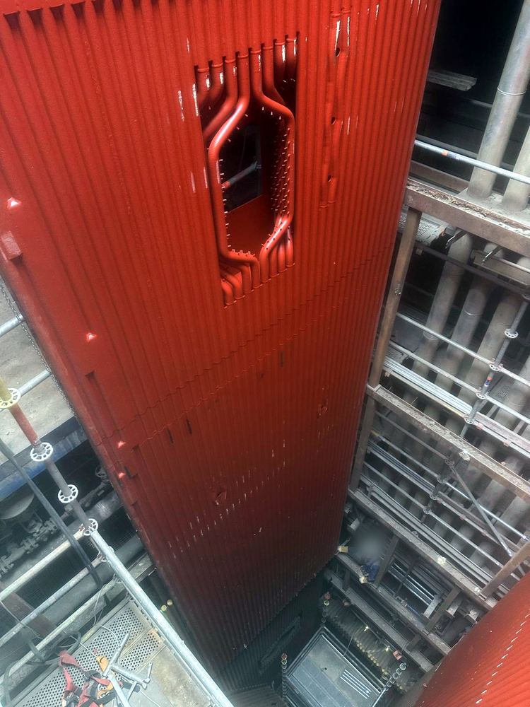 Panneau de tubes neuf en place avec ses cintrages